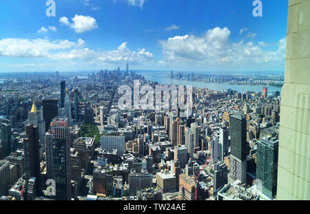 Epische Blick vom Empire State Gebäude von Manhattan und von OWO, New York City, New York, USA Stockfoto