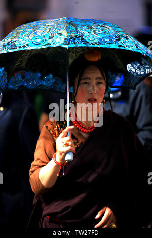 Dies ist ein Satz von random Portrait Fotos in den Straßen von Lhasa, dokumentieren das wahre Gesicht der Bevölkerung in dieser Zeit. Stockfoto