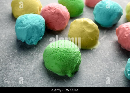 Ice Cream scoops Collection auf grauem Hintergrund Stockfoto