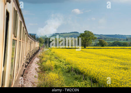 Blick entlang der Schlitten von der West Somerset Railway, Somerset, England Großbritannien Stockfoto