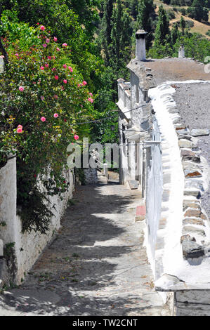 Straßen und Gassen bilden ein Labyrinth, in dem malerischen, Flachgedeckte Bergdorf Bubion in Las Alpujarras, Granada, Spanien Stockfoto