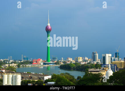 Colombo, Sri Lanka - Dec 23, 2018. Lotus Tower in Colombo, Sri Lanka. Colombo ist das finanzielle Zentrum der Insel und ein beliebtes Touristenziel. Stockfoto