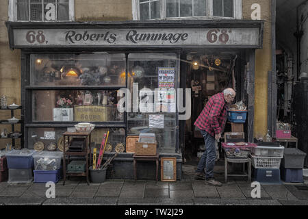 Roberts Stöbern shop in Hastings, East Sussex Stockfoto