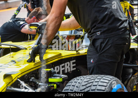 Monte Carlo / Monaco - 25/02/2019 - #27 Nico Hülkenberg (GER, Renault F1 Team, R.S. 19) Rückkehr in die Gruben nach einem Durchlauf im RP3 Stockfoto