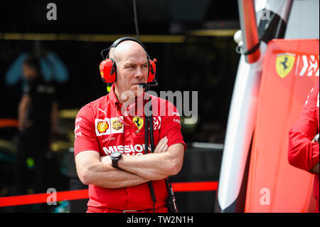 Monte Carlo / Monaco - 25/05/2019 - Jock Clear (Performance Ingenieur und Fahrer Trainer für Charles Leclerc) vor Lewis Hamilton's Box vor der s Stockfoto