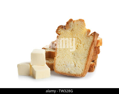 Köstlich in Scheiben geschnitten Butter Kuchen auf weißem Hintergrund Stockfoto