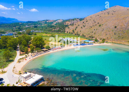 Panorama der berühmten Strand von Georgioupolis mit dem Fluss, Chania, Kreta, Griechenland. Stockfoto