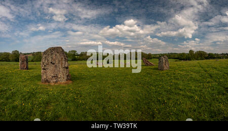 Die Nordöstliche Steinkreis der späten Jungsteinzeit/Frühen Bronzezeit Steinkreise in Stanton zeichnete, Somerset, Großbritannien Stockfoto