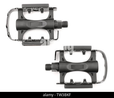 Fahrrad Pedale auf weißem Hintergrund Stockfoto