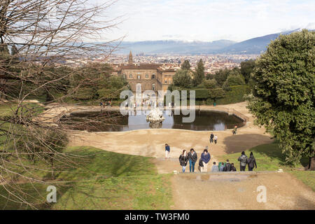 Firenze, Italien - 04 February, 2018: Boboli Garten voller Touristen in Florenz Stockfoto