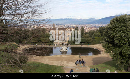 Firenze, Italien - 04 February, 2018: Boboli Garten voller Touristen in Florenz Stockfoto