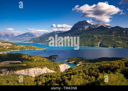 Frankreich, Alpes-de-Haute-Provence (05), Baie-Saint-Michel. See Serre-Poncon und Grand Morgon Peak im Sommer. Tal der Durance, Europäischen Alpen (PACA) Stockfoto