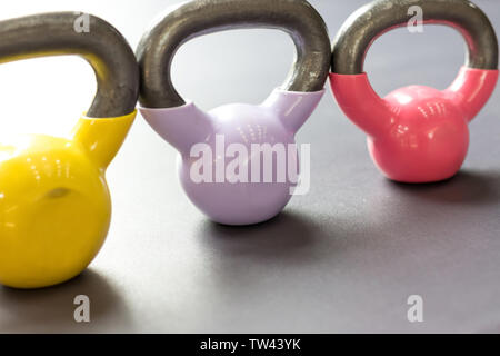 Bunte wasserkocher Bell auf Tisch Stockfoto