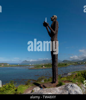 Statue Der Mann aus dem Meer, Bo Village, Vesteralen Inseln, Norwegen. Stockfoto