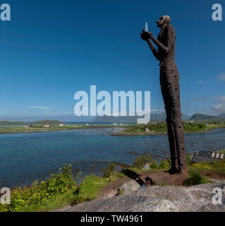 Statue Der Mann aus dem Meer, Bo Village, Vesteralen Inseln, Norwegen. Stockfoto