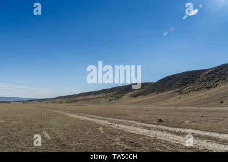 Gobi Grand Canyon auto Hintergrund unter sonnigen Tag Stockfoto