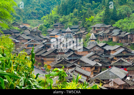 Dong Dorf in den Bergen, Huanggang, Zhaoxing, Provinz Guizhou, China Stockfoto