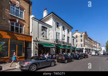 Zeile des Regent's Park Road, Primrose Hill, London, NW1, England, UK. Stockfoto