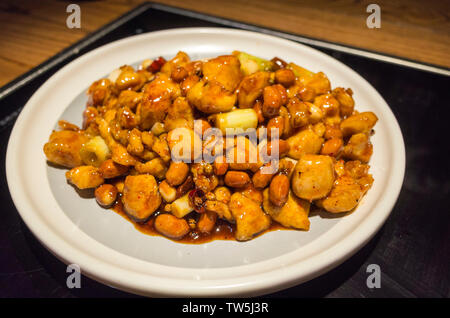 Kung Pao Huhn. Stockfoto