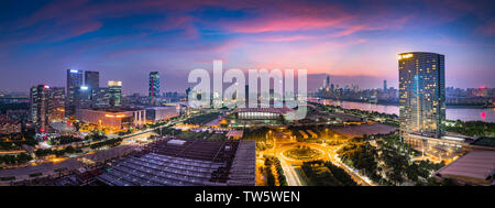 Guangzhou Pazhou Business Circle, das Land und auch die weltbekannte Messe- und Kongresszentrum, das jährliche Messe statt! Stockfoto