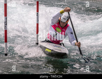 15.06.2019. Lee Valley White Water Centre, London, England. Die Canoe Slalom World Cup 2019 Sideris Tasiadis (GER) konkurriert in der Mens Kanu letzte MC1 Stockfoto