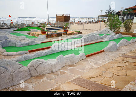 Die Minigolfanlage im Tropical Resort Stockfoto