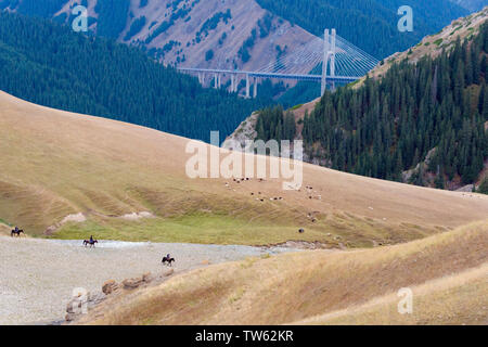 Guozigou Brücke in Mt. Tianshan (Heavenly Mountain), Yining (ghulja), Provinz Xinjiang, China Stockfoto