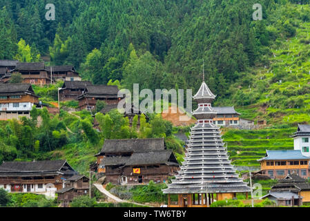 Dong Dorf in den Bergen, Huanggang, Zhaoxing, Provinz Guizhou, China Stockfoto