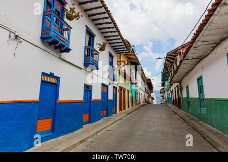 Bunte Straßen von Salamina Caldas in Kolumbien Südamerika Stockfoto