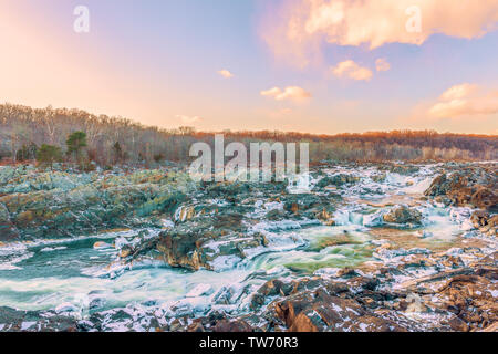 Ansicht der großen Fälle des Potomac Flusses aus Olmsted Insel im Winter. Maryland. USA. 01/05/2018 Stockfoto