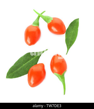 Goji-Beeren auf weißem Hintergrund Stockfoto