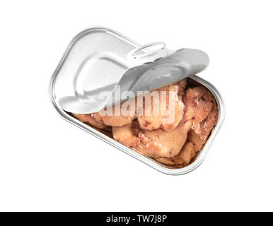 Blechdose mit lebertran auf weißem Hintergrund öffnen Stockfoto