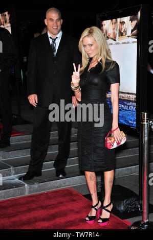 LOS ANGELES, Ca. März 06, 2008: Jenna Jameson und Tito Ortiz bei der Premiere des leepwalking' an der Directors Guild of America Theater, West Hollywood. © 2008 Paul Smith/Featureflash Stockfoto