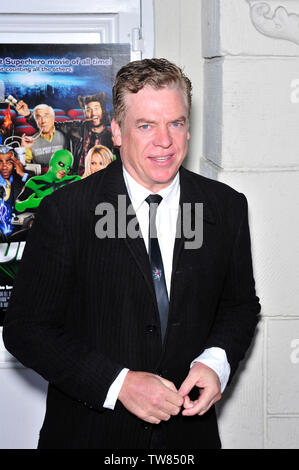 LOS ANGELES, Ca. 27. März 2008: Christopher McDonald bei der Premiere seines neuen Films uperhero Movie' an der Mann Festival Theater, Westwood. © 2008 Paul Smith/Featureflash Stockfoto