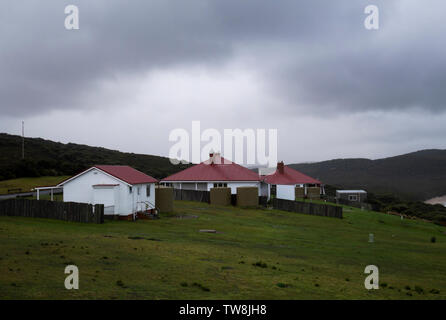 Cape Bruny Lighthouse Keepers Cottages auf Bruny Island, Tasmanien, Australien. Der Leuchtturm wurde im Jahre 1836 erbaut. Stockfoto