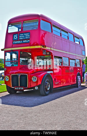 Die berühmte "London Bus", der London Transport Routemaster bus RM 1872, durch den AEC-Unternehmen & Park Royal Fahrzeuge gemacht. Stockfoto