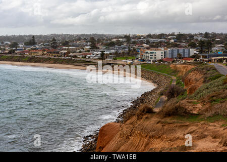 Christies Beach, die von der Esplanade auf stürmischen Tag in Australien am 12. Juni 2019 Stockfoto