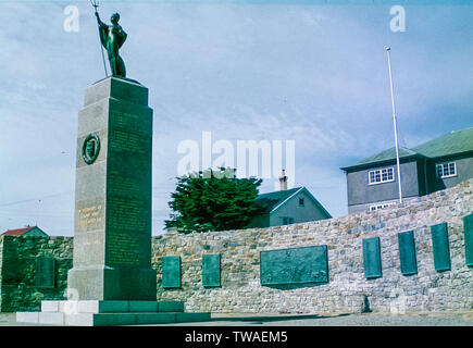 Falkland Inseln 1985. Britische Kriegerdenkmal in Port Stanley Gedenken an Leben während des Krieges von 1982 Falklands-Argentine verloren Stockfoto