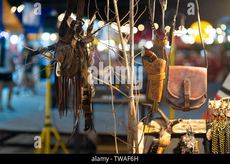 Attribute der Indianischen Kultur auf einen Native American Festival Stockfoto