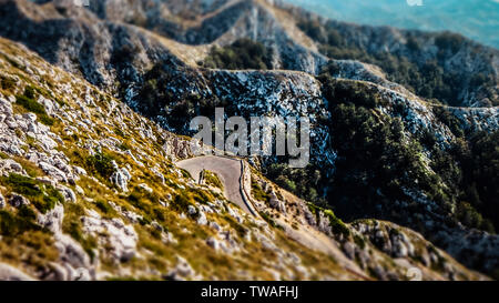 Leeren Pfad auf den Sveti Jure innerhalb des Biokovo Gebirge in Makarska, Kroatien Stockfoto