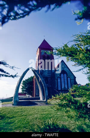 Falkland Inseln 1985. Fischbein Bogen auf dem Gelände der Kathedrale von Christchurch in Port Stanley Stockfoto