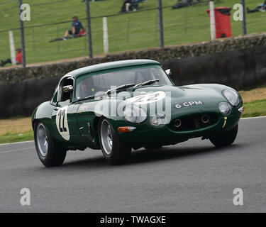 Costas Michael, John joung, Jaguar E-Type, Herren Treiber, Pre-66 GT Autos, Meister Historisches Festival, Brands Hatch, Mai 2019. Brands Hatch, classic Stockfoto