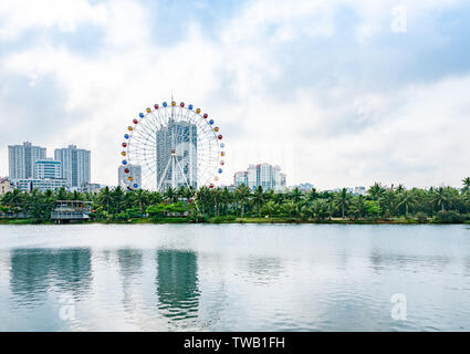 Riesenrad in Zhanjiang Seaside Park Stockfoto