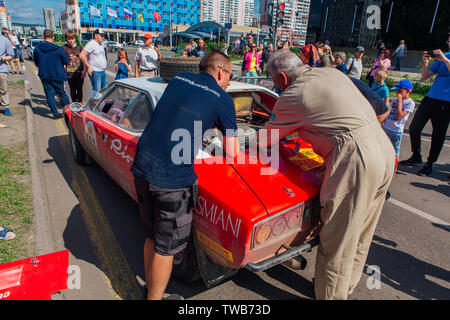 Novokuznetsk, Russia-June, 14 2019: Die 7. von Peking nach Paris Motor Challenge ist einzigartig in der Welt des Motorsports ein wahrer Ausdauer motor Rallye in Stockfoto