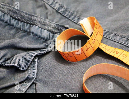 Alte hosen Maßband Näherin Stockfoto