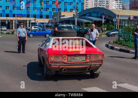 Novokuznetsk, Russia-June, 14 2019: Die 7. von Peking nach Paris Motor Challenge ist einzigartig in der Welt des Motorsports ein wahrer Ausdauer motor Rallye in Stockfoto