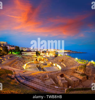 Amphitheater von Tarragona römischen Ruinen bei Sonnenuntergang in Katalonien Spanien Stockfoto