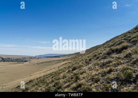 Gobi Grand Canyon auto Hintergrund unter sonnigen Tag Stockfoto