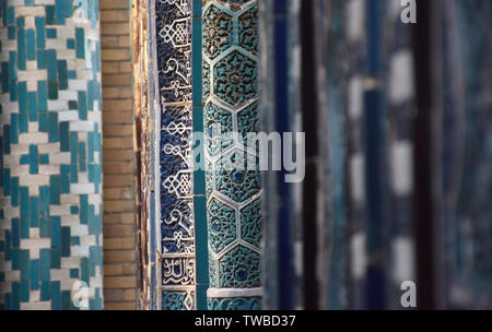 Seide Straßen orientalische Muster von Samarkand Shah-E-Zinda blau gefliesten Majolika. Stockfoto