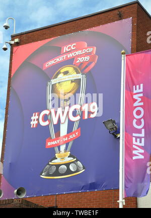 Beschilderung für das ICC Cricket World Cup 2019 in Lancashire Cricket Club, Old Trafford, Manchester. Die 2019 International Cricket Council (ICC) Cricket World Cup wird von England und Wales von Mai 30. bis 14. Juli 2019. Sechs Spiele werden im Old Trafford, Manchester, mehr als an jedem anderen Ort. Stockfoto